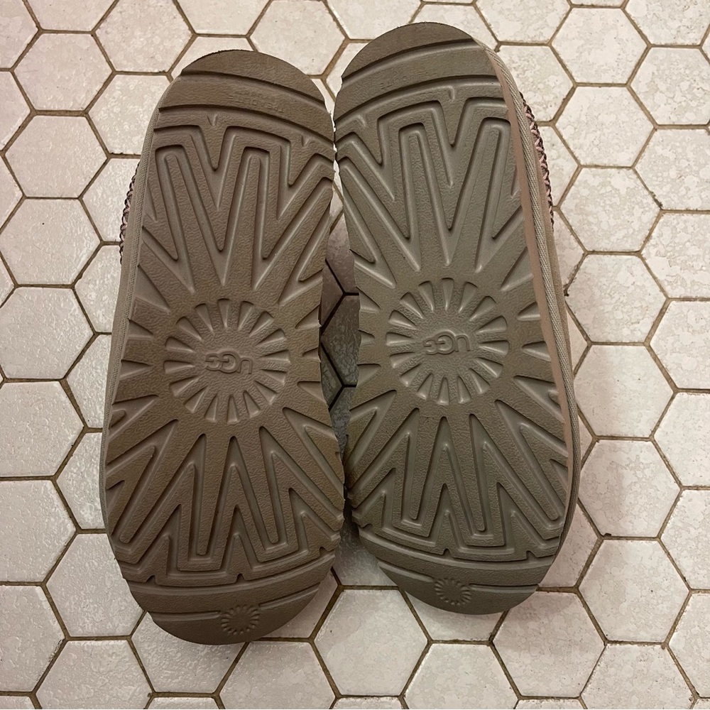 Ugg Tasman Goat - Picture 7 of 10